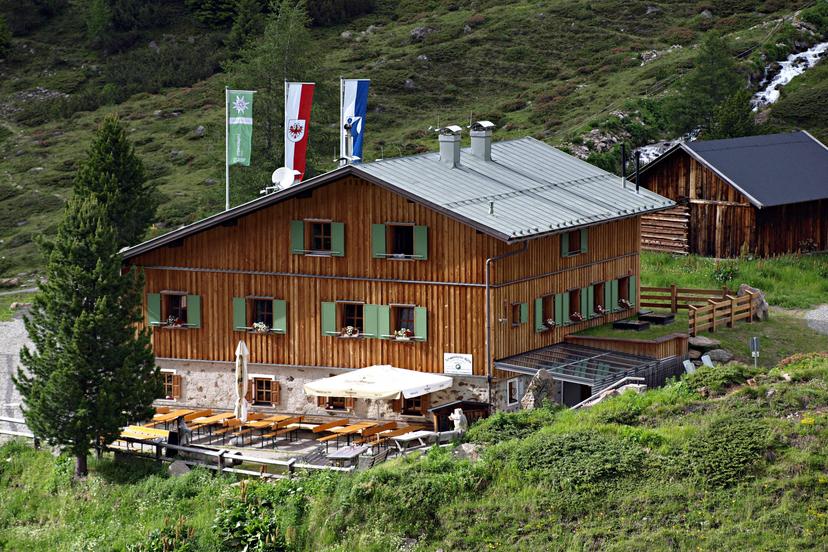 Schweinfurter Hütte image 1