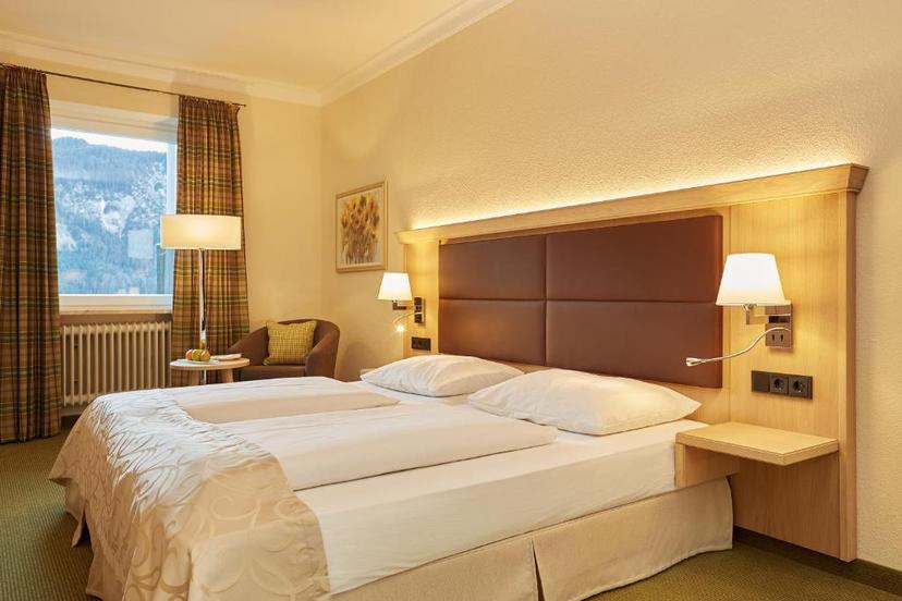 Eibsee Hotel image 2