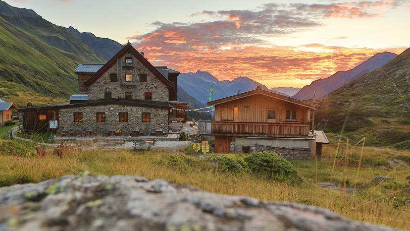 Franz-Senn-hyttan (2 147 m) image 3