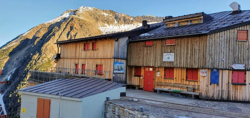 Sulzenau Hütte (2 191 m) image 4