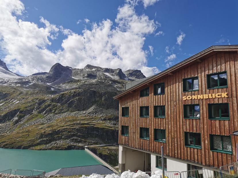 Rudolfshütte (2 315 m) image 3