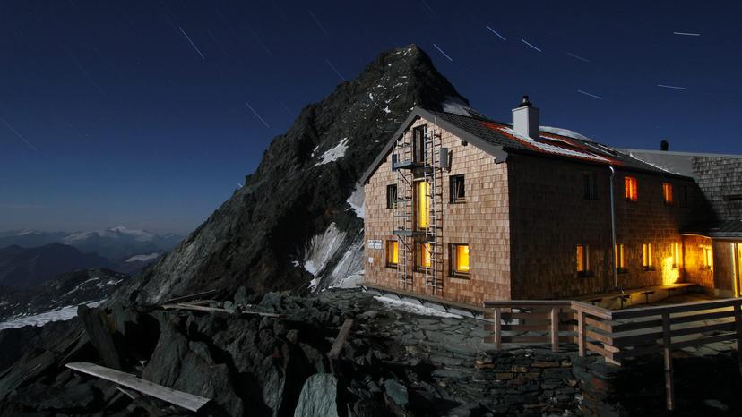 Erzherzog-Johann-hyttan (3,454 m) image 1