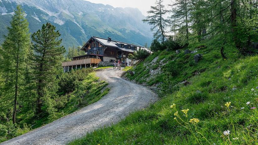 Hallerangerhaus (1 768 m) image 6