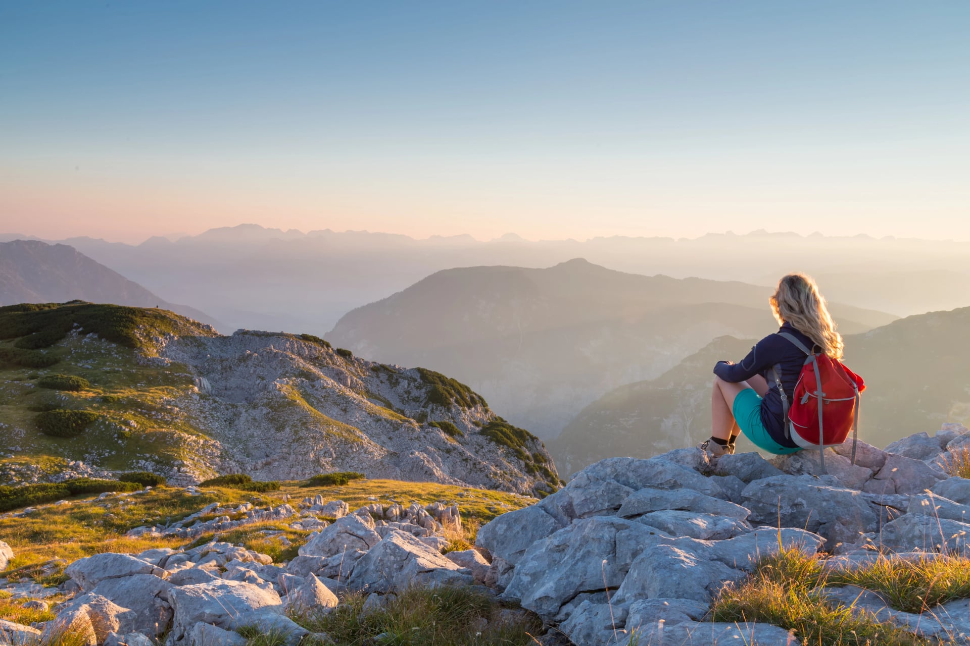Sonnenaufgang am Berg