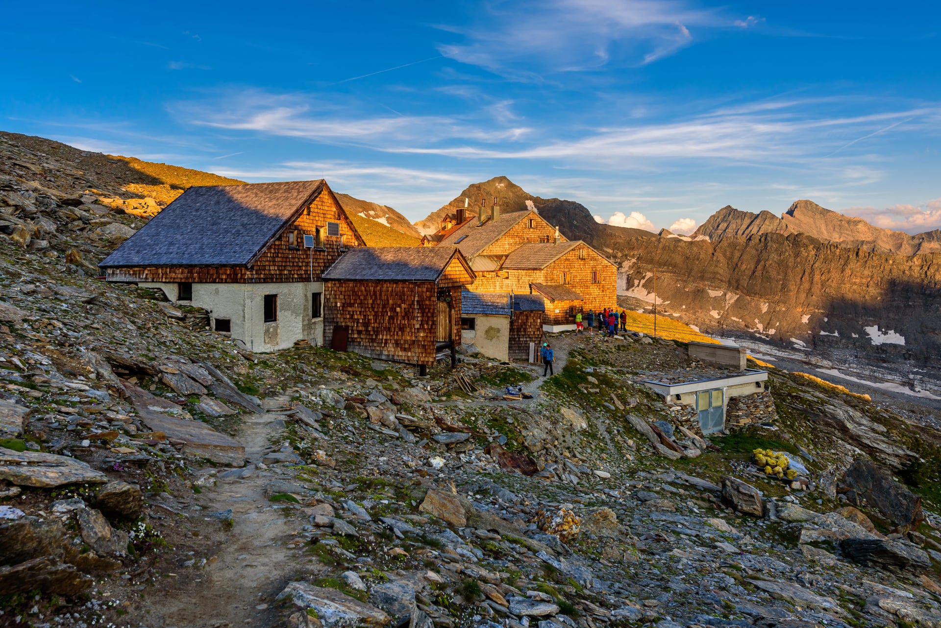 En bjerghytte Defreggerhaus i High Tauern nationalpark i Østrig.